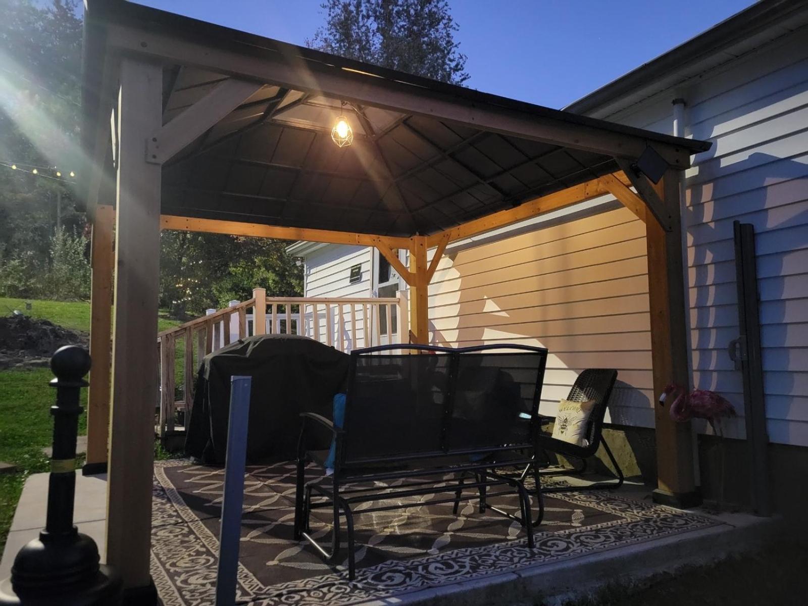 Giggling Creek Cottage - Bedjet! King Sized! Gazebo, 45 Acres, Arcades, Nintendo, More Henry Bagian luar foto